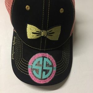 Trucker hat